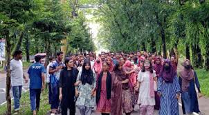গুলিবিদ্ধ ২ কুমিল্লায় শিক্ষার্থীদের বিক্ষোভ হামলার প্রতিবাদে