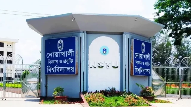 Protests in Nobiprabi lock office demanding resignation of VC