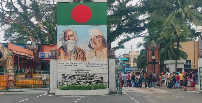 ভারতগামী ৮ পাসপোর্টধারী যাত্রীর টাকা ছিনতাই