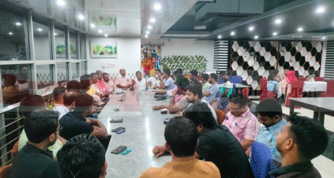 স্থল বন্দর কর্তৃপক্ষ কর্তৃক সাংবাদিক সুমনের নামে মিথ্যা মামলা দেওয়ায় সাংবাদিকদের জরুরী বৈঠক