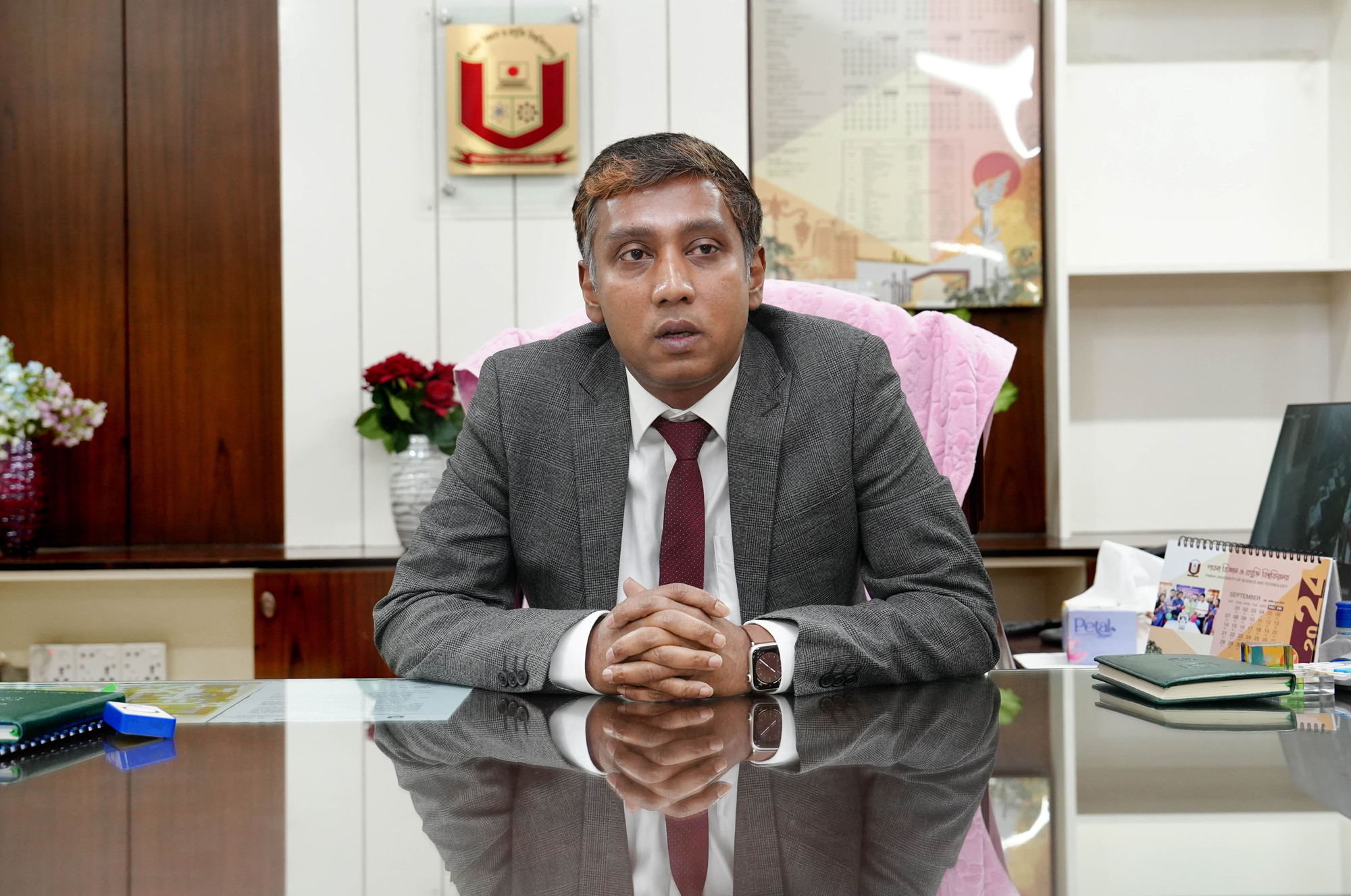 পাবিপ্রবি উপাচার্যের সাথে কর্মকর্তাদের মতবিনিময়