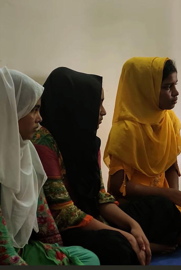 তেতুলিয়ায় অবৈধভাবে ভারত যাওয়ার পথে ৩ রোহিঙ্গা তরুণী আটক