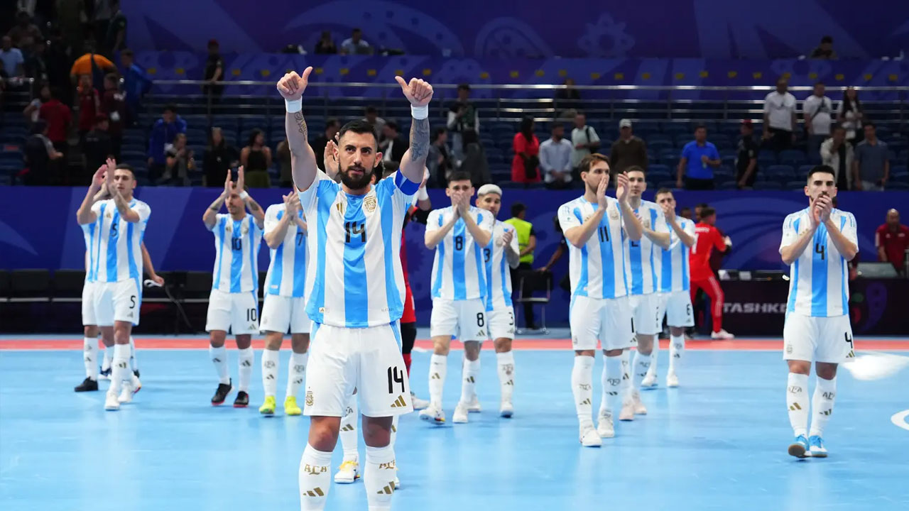 Argentina is entering the field at night