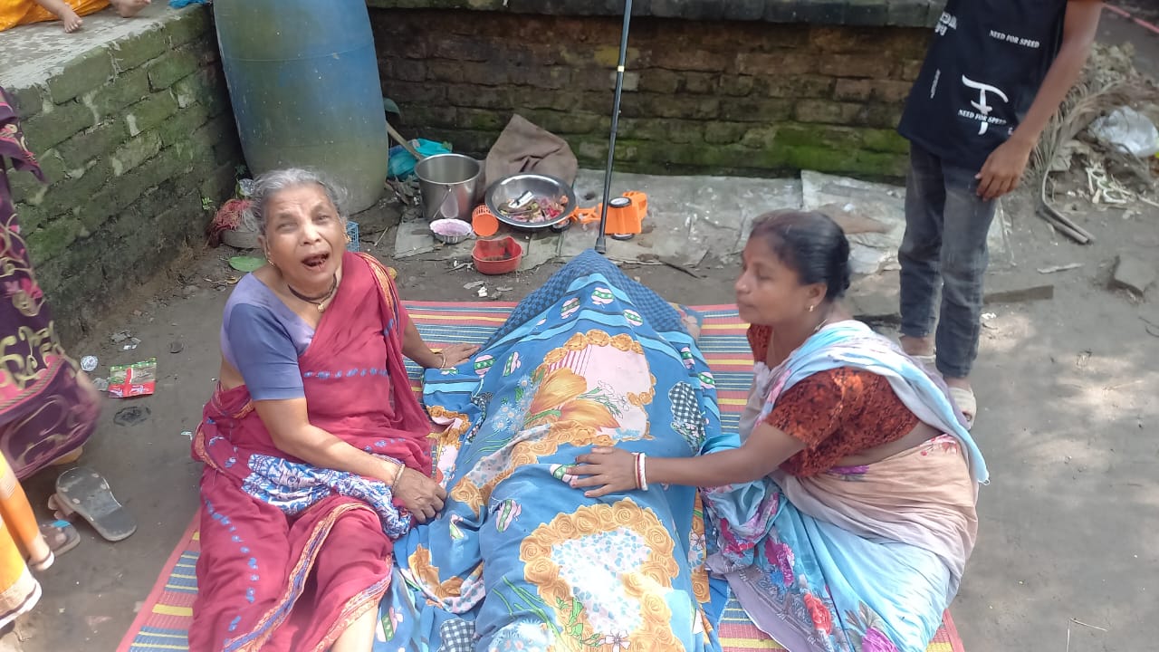 মাদারীপুর সড়ক দুর্ঘটনায় দুই কলেজ ছাত্র নিহত
