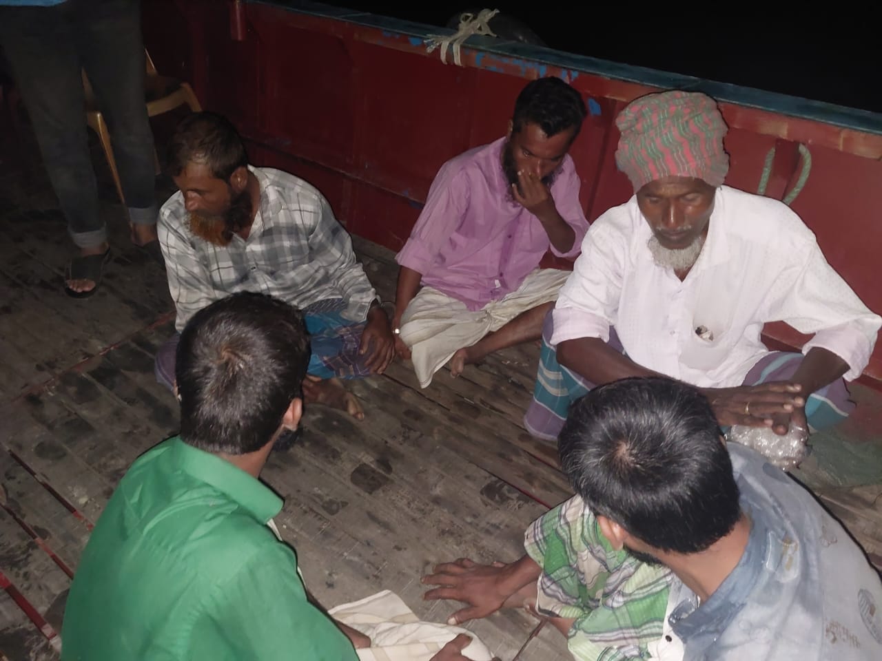 শিবচরে পদ্মায় অভিযান, ২০ হাজার মিটার জাল জব্দ,আটক ৫