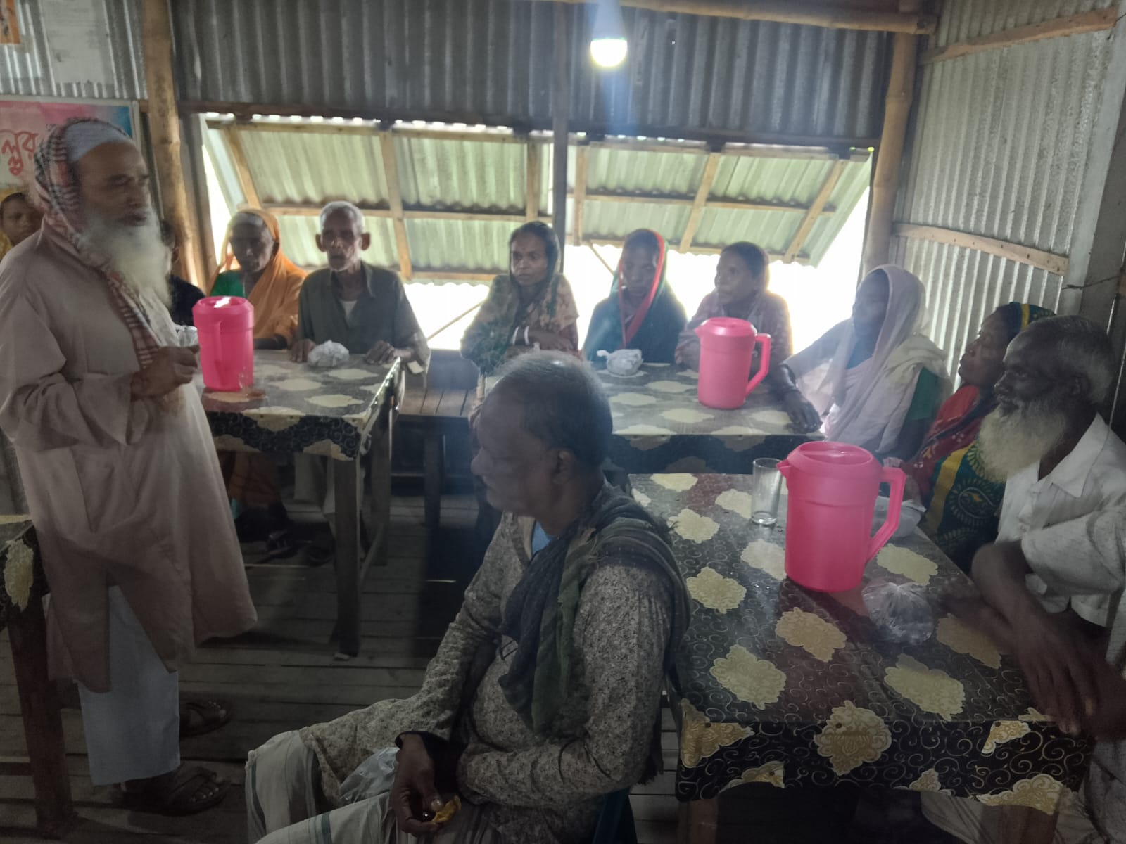 আদিবাসী সম্প্রদায়ের পাশে পাবনার সিংগা মানবকল্যাণ ট্রাস্ট