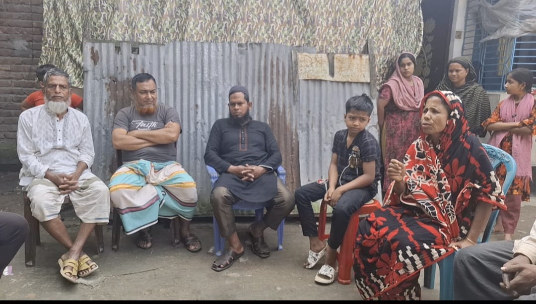 আপন মা ভাইদেরকে সৎ বানিয়ে মামলা দেওয়ার অভিযোগ আপন মেয়ের বিরুদ্ধে
