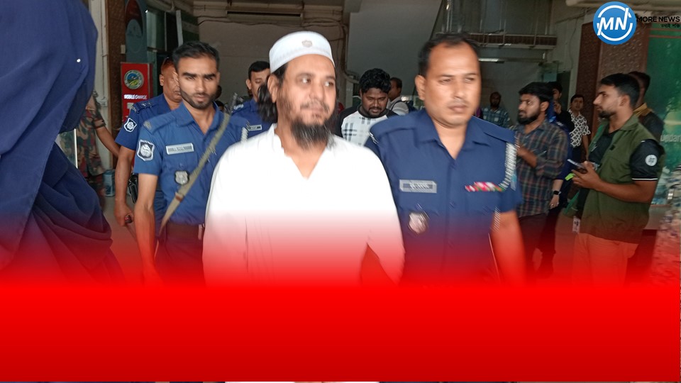 Jubo League President of Bhola Borhanuddin police station was arrested while going to India through Benapole