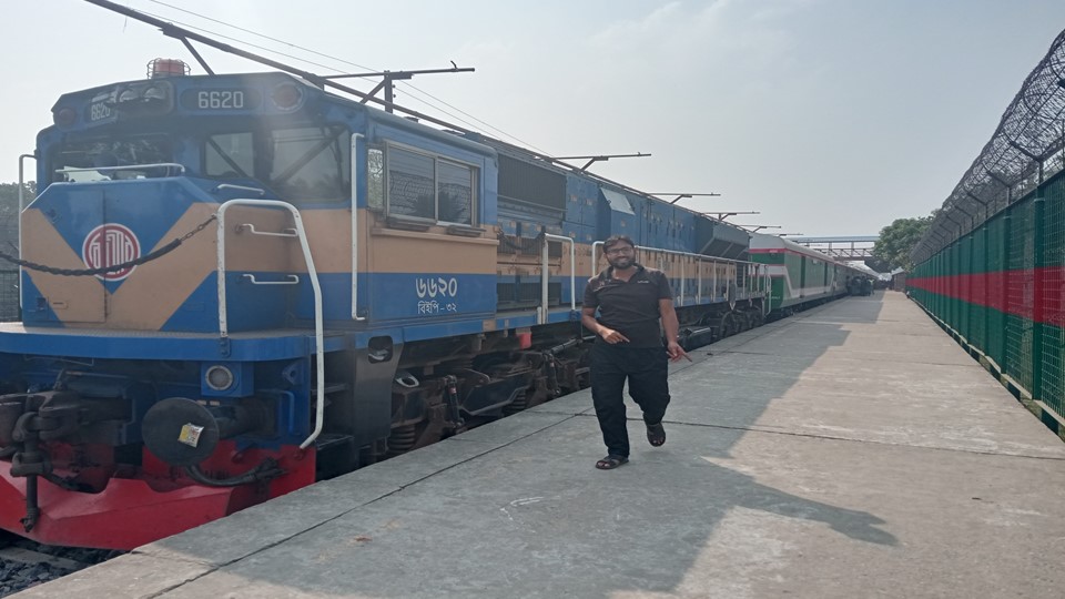 পদ্মা সেতু হয়ে বেনাপোল -যশোর - নড়াইল - খুলনা - ঢাকা ট্রেন চলাচল শুরু ২ ডিসেম্বর