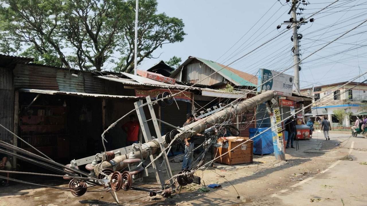 কালবৈশাখীর তাণ্ডবে লন্ডভন্ড কুড়িগ্রাম!