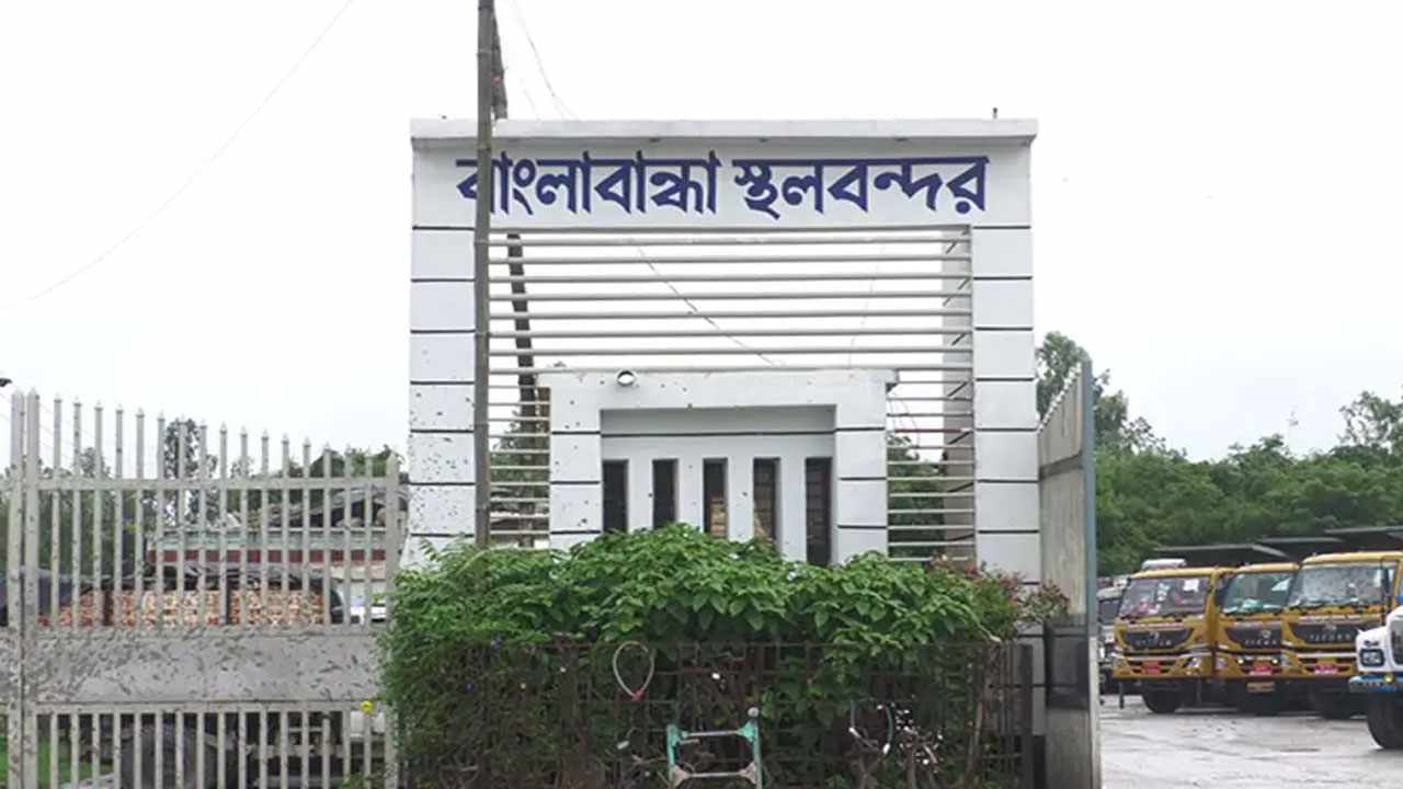ভারতের নিষেধাজ্ঞা সত্ত্বেও থেমে নেই বাংলাবান্ধার রপ্তানি প্রবাহ