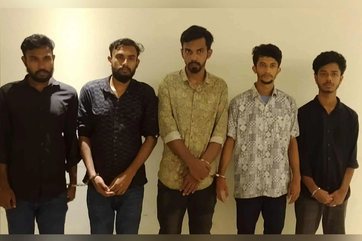 সমন্বয়ক পরিচয়ে চাঁদাবাজি, ৫ জন বহিষ্কার