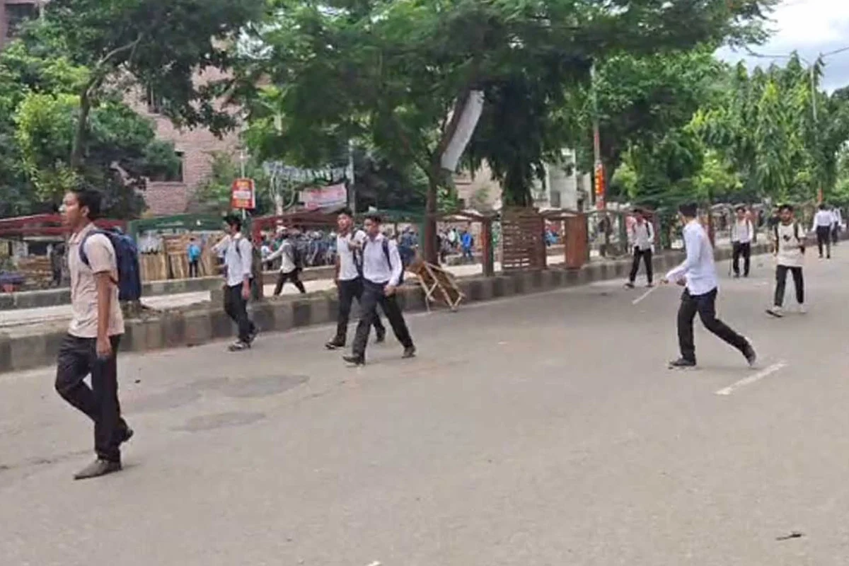 Four students of Dhaka College and City College clash again, five injured