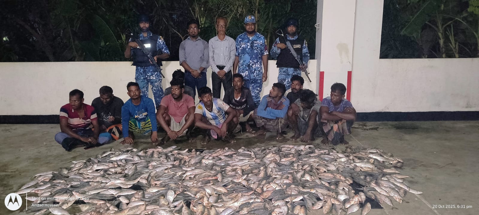 600 kg of mother hilsa seized in joint force operation in Sitakunda, 11 fishermen arrested