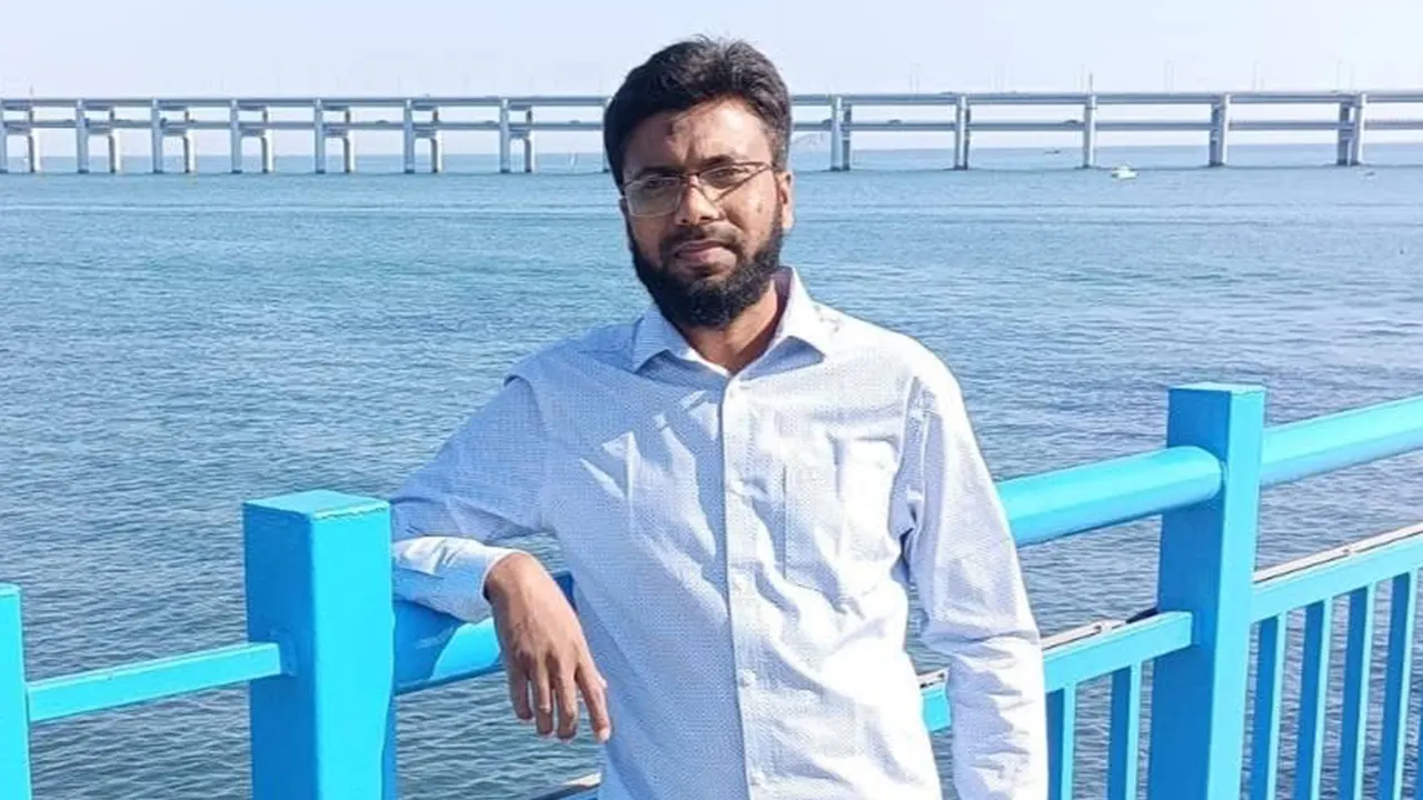 First in Honours while in jail, first in Masters after 12 years&mdash;who is this Rafiqul Islam?