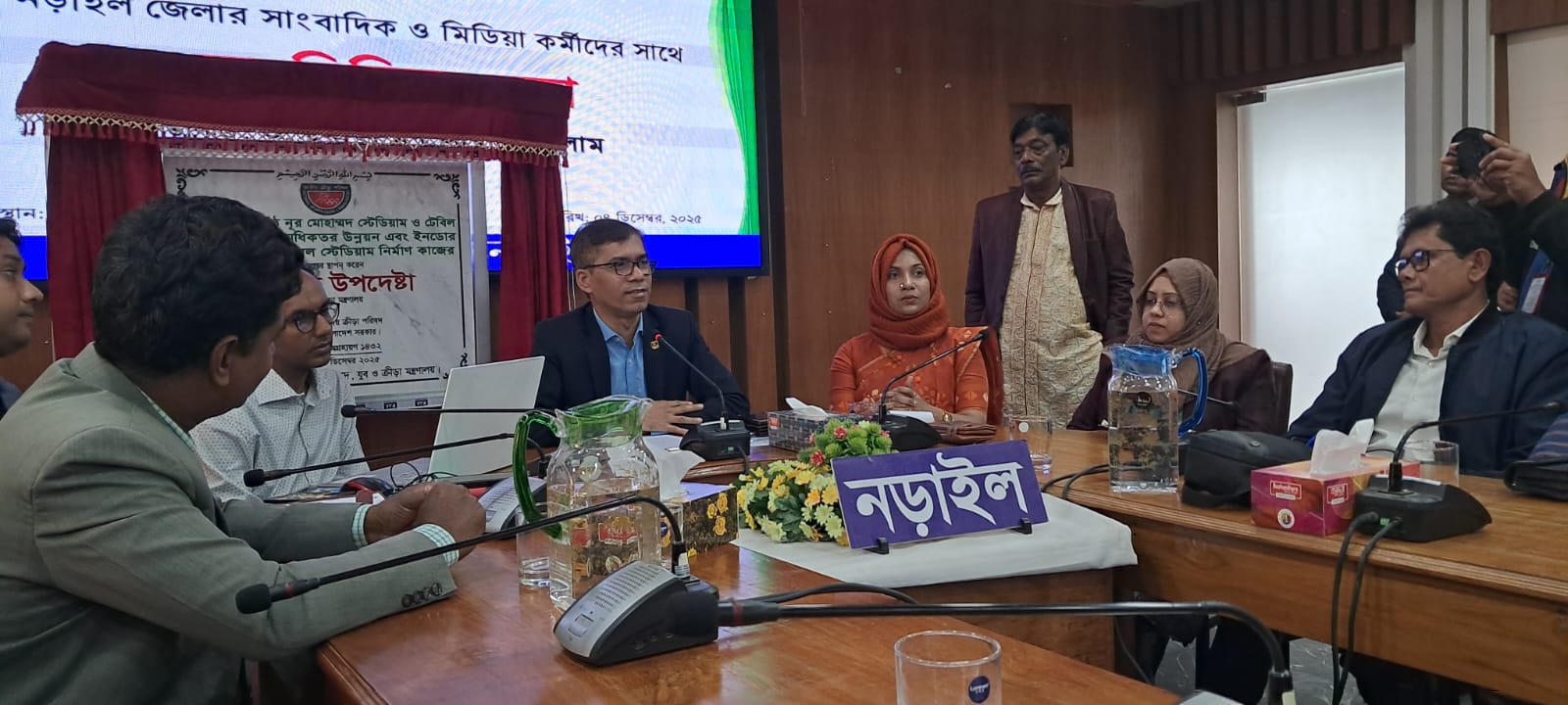 Journalists hold meeting with newly appointed Deputy Commissioner in Narail