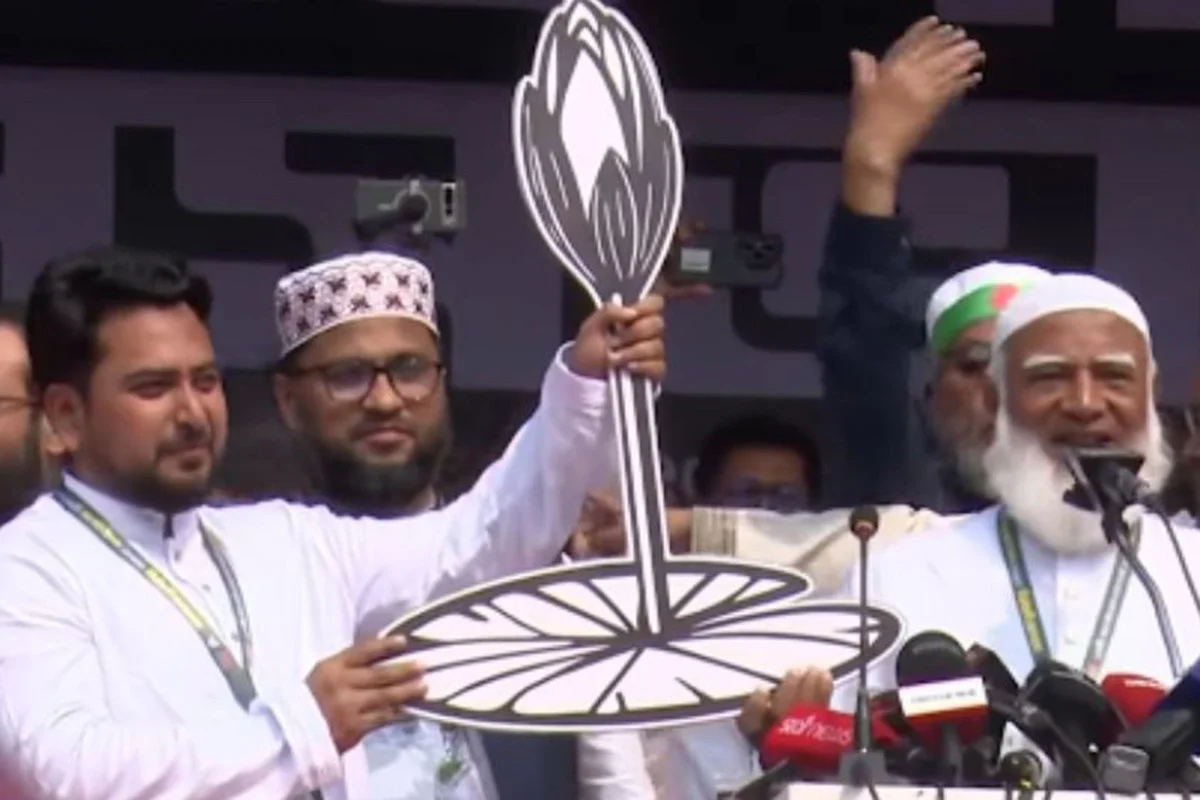 ভোটে জিতলে নাহিদ ইসলামকে মন্ত্রী করার ঘোষণা দিলেন জামায়াত আমির