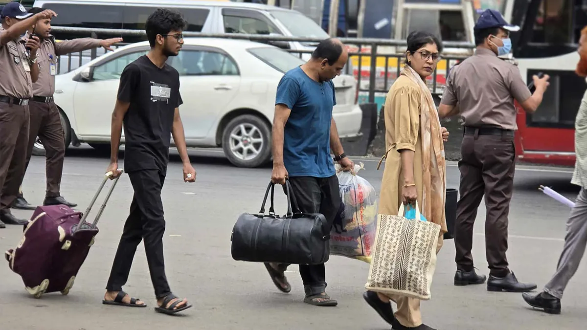 ঈদযাত্রার চাপ: গাবতলী-কল্যাণপুরে ঘরমুখো ঢল, ভাড়া বাড়ানো নিয়ে ক্ষোভ