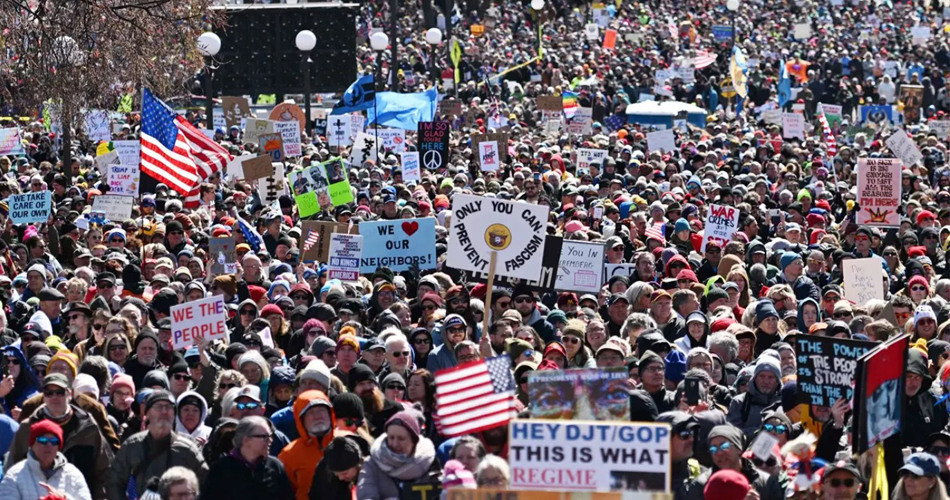 ট্রাম্পের বিরুদ্ধে যুক্তরাষ্ট্রজুড়ে ৮০ লাখ মানুষের &lsquo;নো কিংস&rsquo; বিক্ষোভ