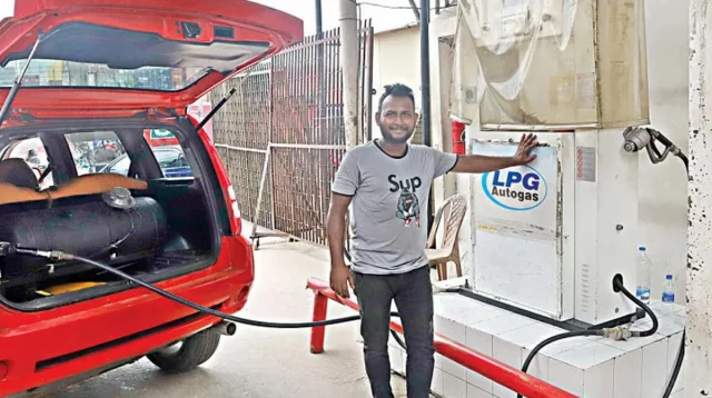 অটো গ্যাসের দামে বড় লাফ, বেড়েছে এলপিজির দামও, জানেন কি লিটারে কত বাড়লো ?