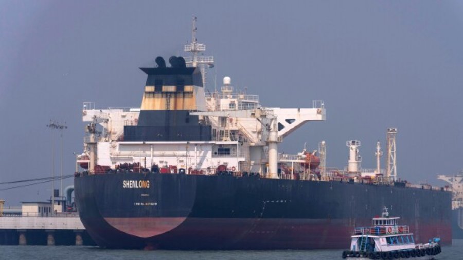 মার্কিন অবরোধের প্রতিবাদে হরমুজ প্রণালীর নিয়ন্ত্রণ নিল আইআরজিসি