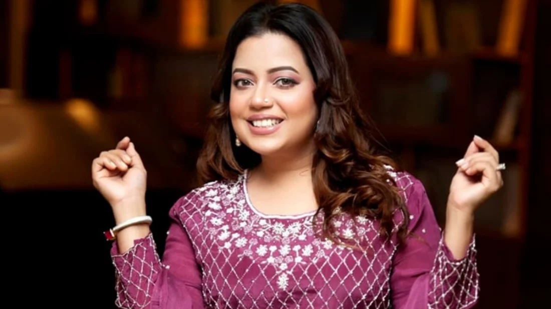 ঈদ মাতাতে ‘আমপাতা জোড়া জোড়া’ নিয়ে হাজির কনা