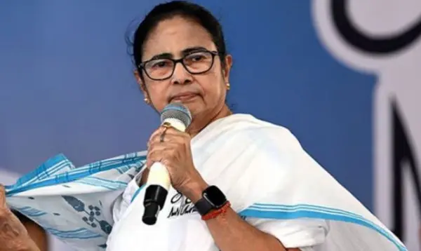 পদত্যাগে অনড় মমতা, পশ্চিমবঙ্গে বাড়ছে রাজনৈতিক সংকট