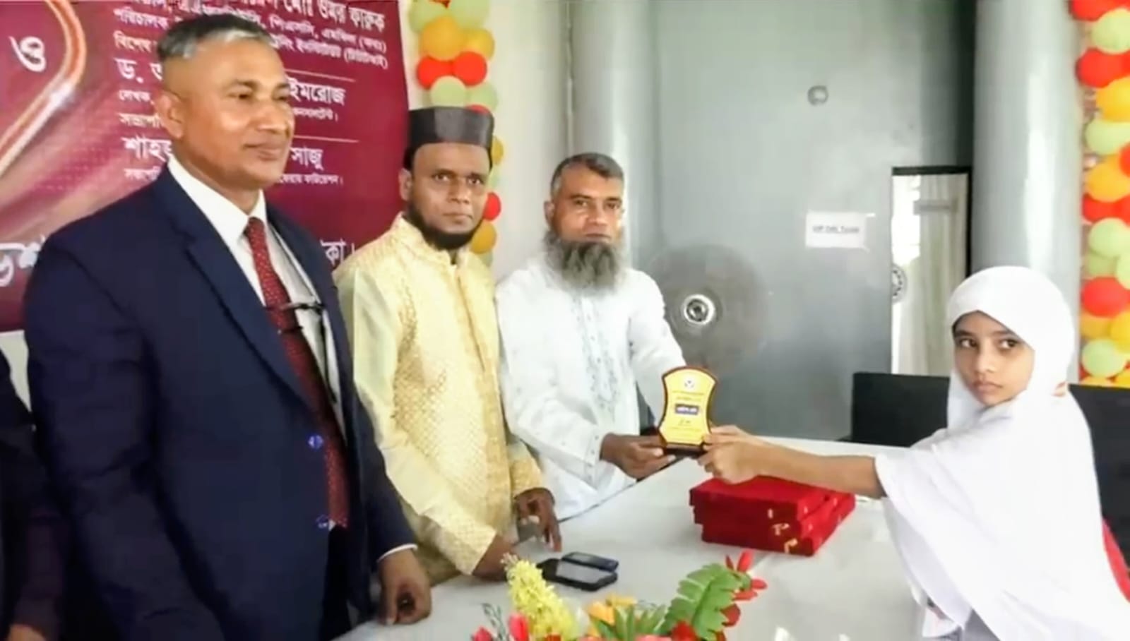 সাভারে বৃত্তিপ্রাপ্ত ১০৪ শিক্ষার্থীকে সংবর্ধনা
