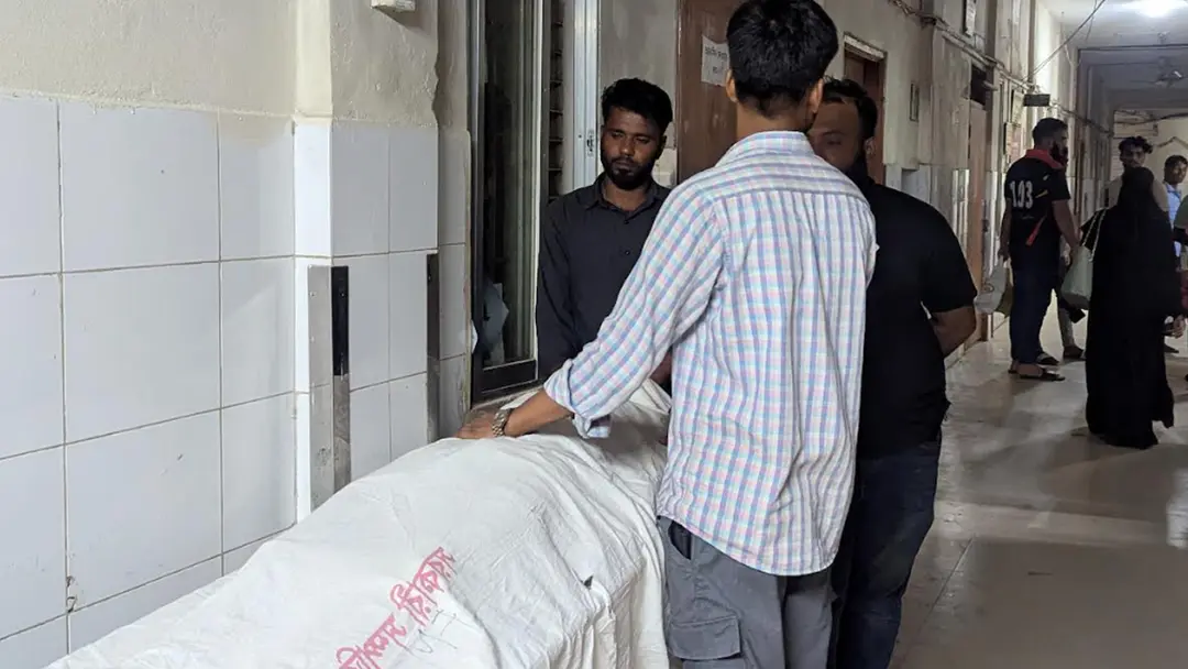 ব্রাজিলের পতাকা টাঙাতে গিয়ে বিদ্যুৎস্পৃষ্টে প্রাণ গেল তরুণের