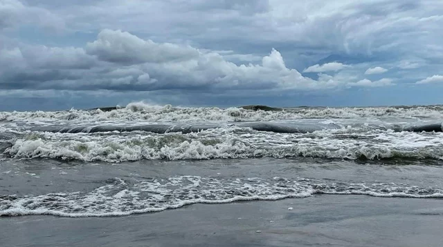 সাগরে লঘুচাপের সম্ভাবনা, বৃহস্পতিবার থেকে বাড়তে পারে দেশের বিভিন্ন এলাকায় বৃষ্টি