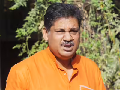 ক্রিকেট ম্যাচে কনডমের বিজ্ঞাপন নিয়ে ক্ষুব্ধ ভারতীয় এমপি