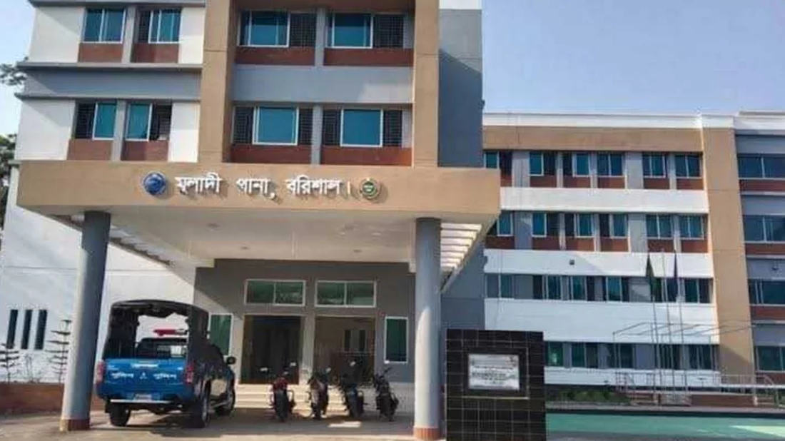 বরিশালে পুলিশের কাছ থেকে গ্রেপ্তার আওয়ামী লীগ কর্মীকে ছিনিয়ে নেওয়ার অভিযোগ