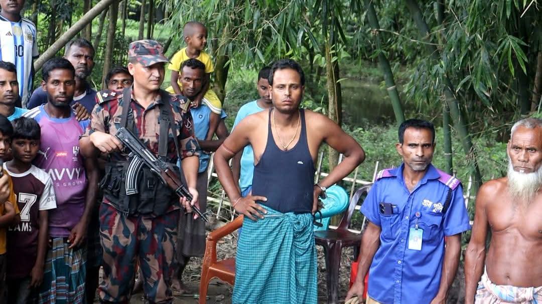 সীমান্তে বৃদ্ধকে ধরে নেওয়ার অভিযোগ, ভারতীয় নাগরিককে আটক করে স্থানীয়রা