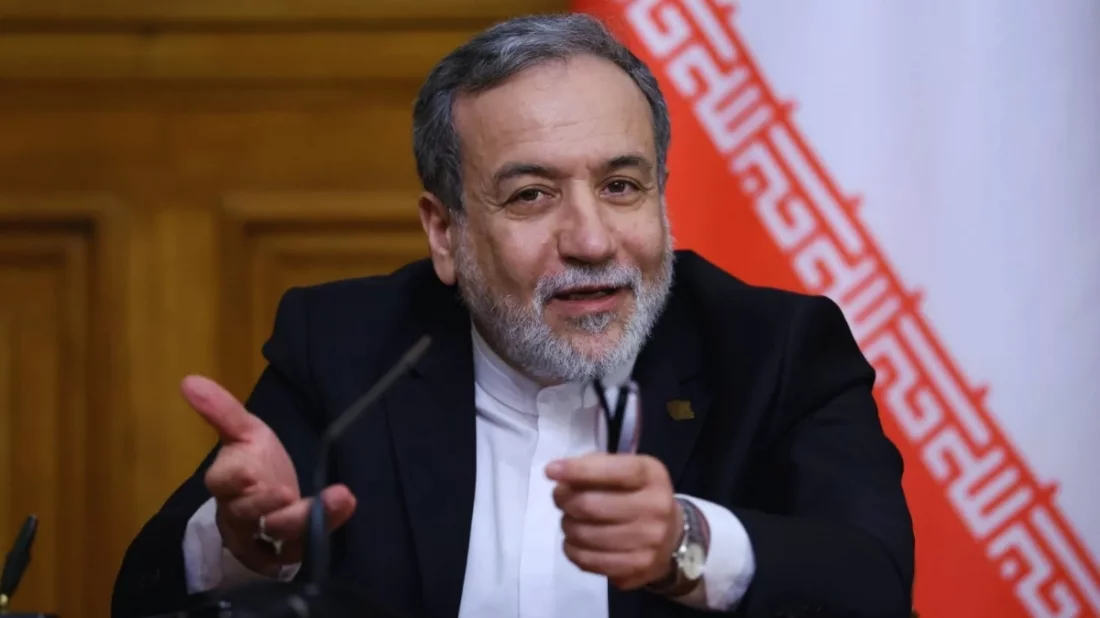 Araghchi's strong reaction to Trump's 'economic war', calls it a 'diversion tactic'