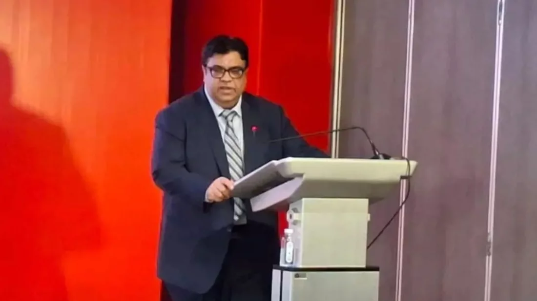স্মার্টফোনের দাম ৫০–৬০ ডলারে নামানোর উদ্যোগ নিচ্ছে সরকার