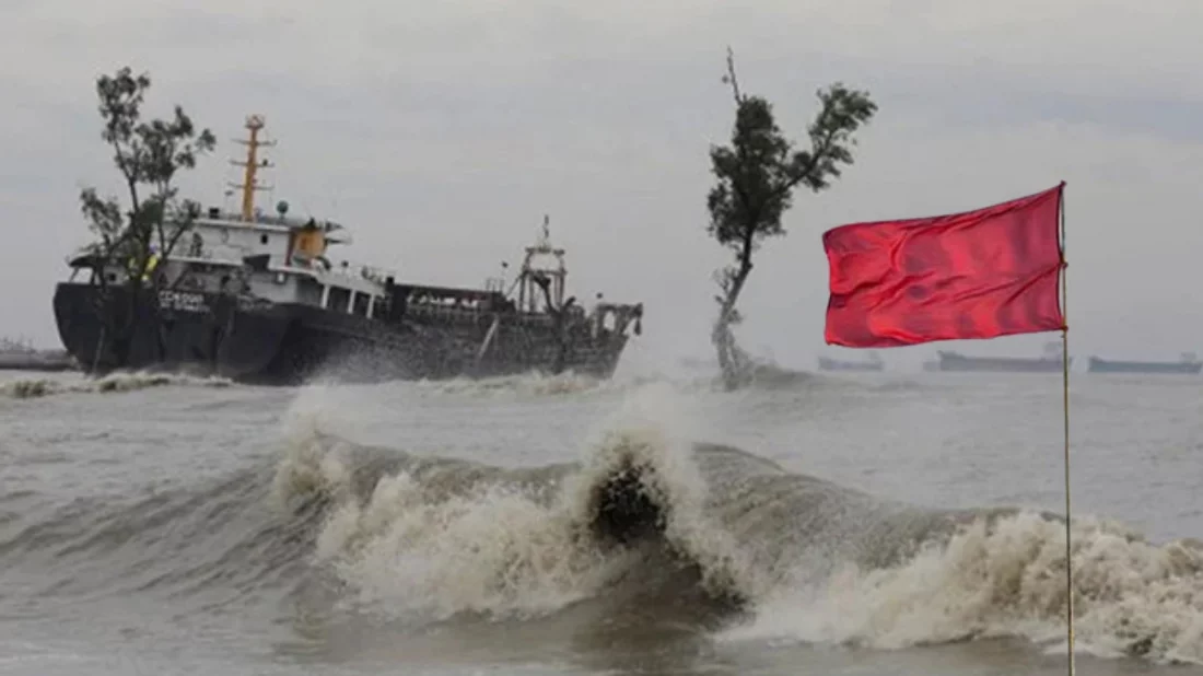 Risk of storms in coastal areas due to low-pressure system; Warning Signal No. 3 for four seaports